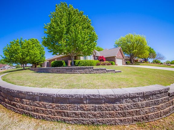 4th image of 4622 W Country Club Dr