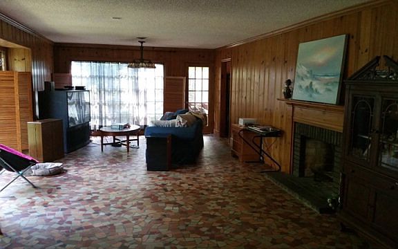 2nd image of 1206 Hickory Dr