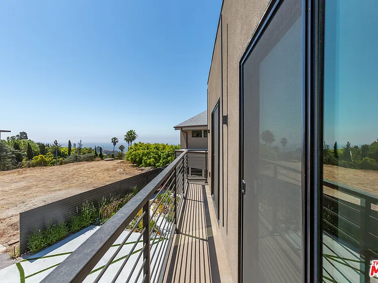 8012 Zeus Dr — Photo 34