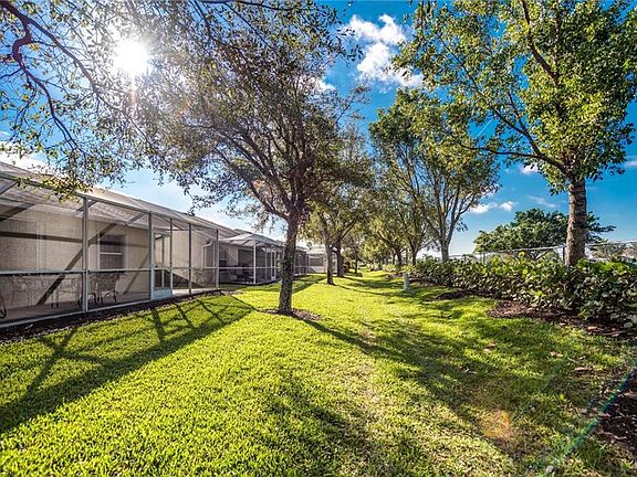 2nd image of 8579 Ibis Cove Cir #M-650