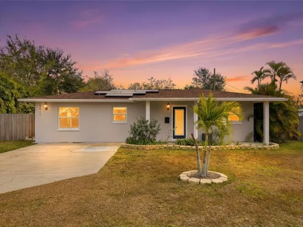 5517 Pershing St NE, Saint Petersburg, FL 33703