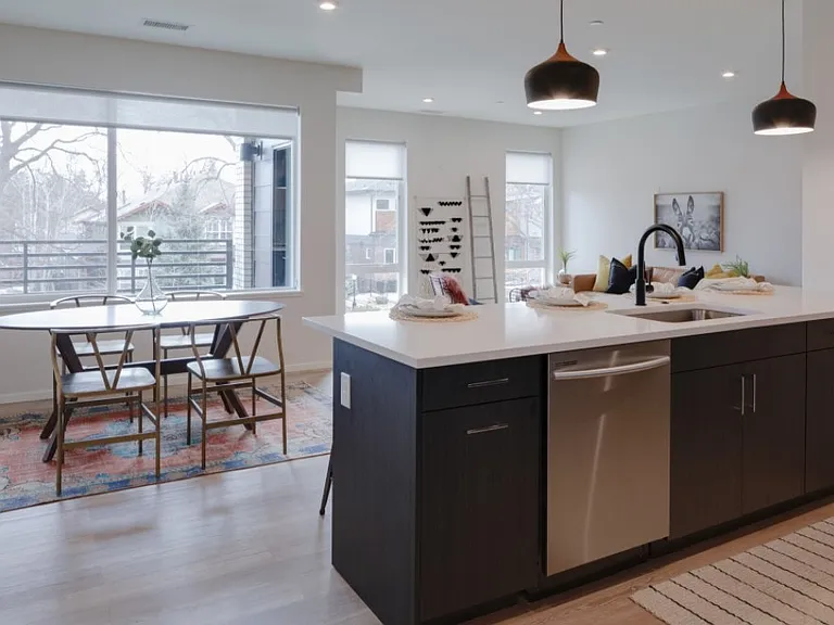 2049 S. Columbine Street — Photo 3