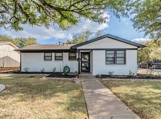 307 Oakwood Dr, Euless, TX 76040