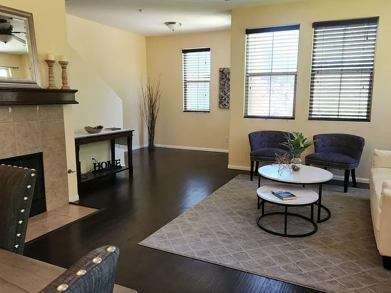 1823 Peach Ct #7 — Photo 5