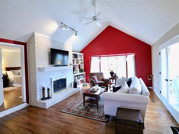 4th image of 8181 Hunters Cove Ct