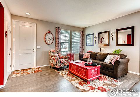 4th image of 3257 Hawthorne Ln