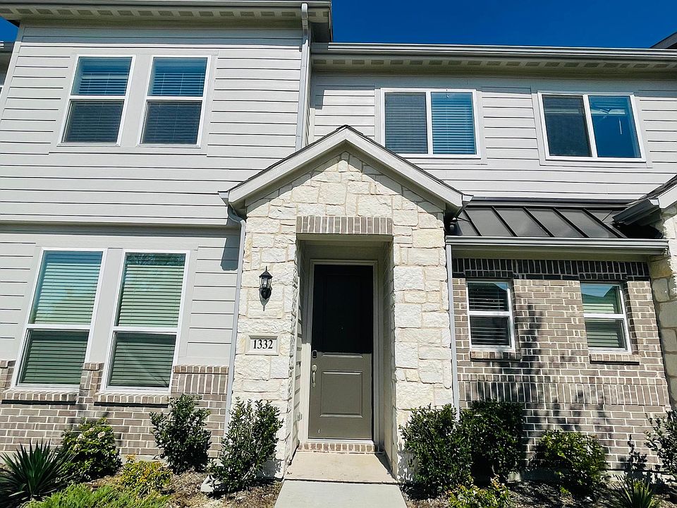 1st image of 1332 Pebblebrook Dr