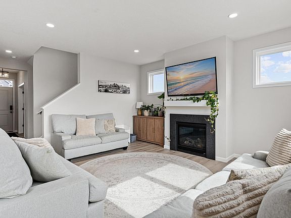 3rd image of 9785 46th St NE
