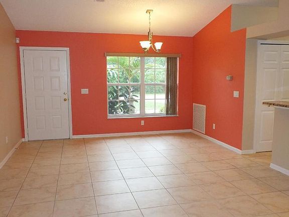 3rd image of 1666 SW Caisor Ave