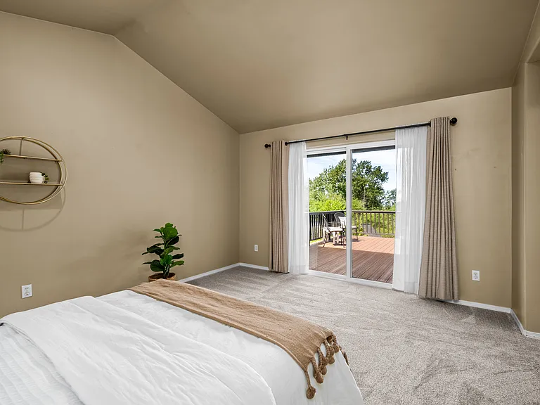 1405 Edwards St — Photo 11