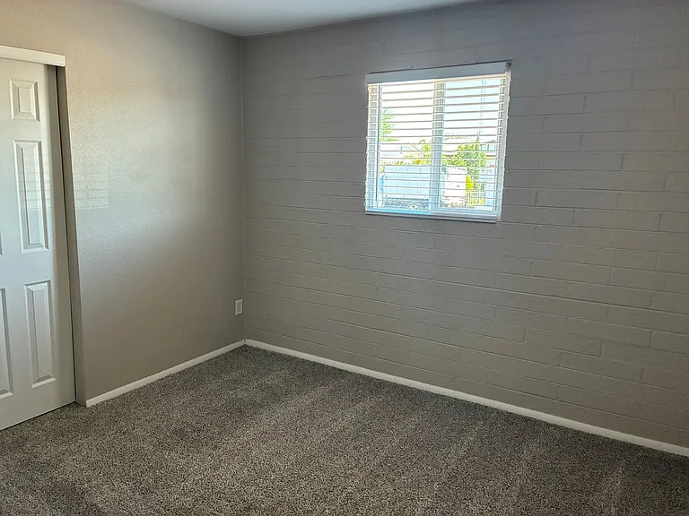 3426 E Hillery Dr — Photo 12