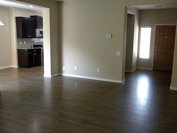 5th image of 21220 N 36th Pl