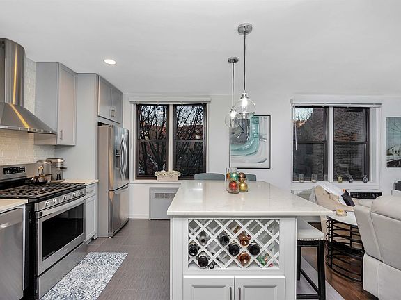 4th image of 140-50 Burden Cres APT 4F