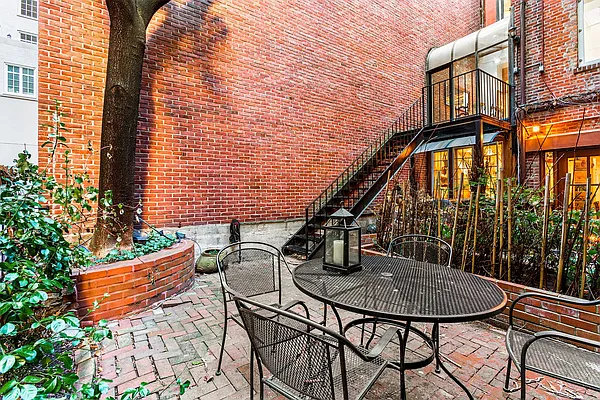 Rented by Luxian International Realty LLC | media 62