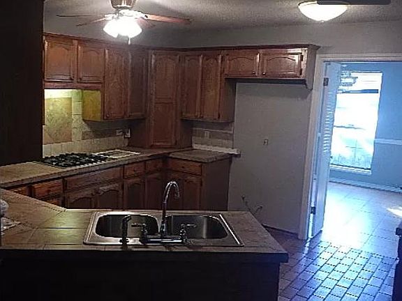 3rd image of 5604 Stoneridge Dr