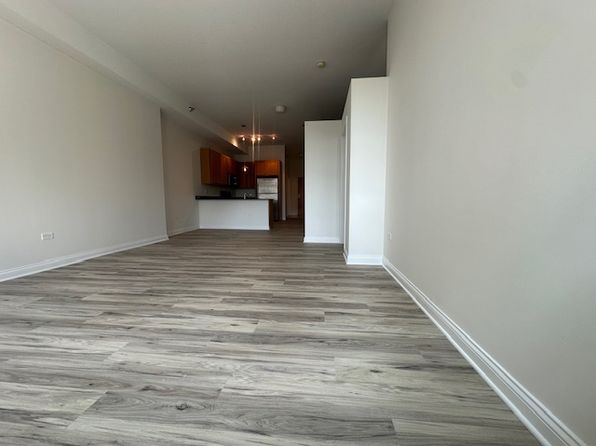 8 W Monroe St APT 1702