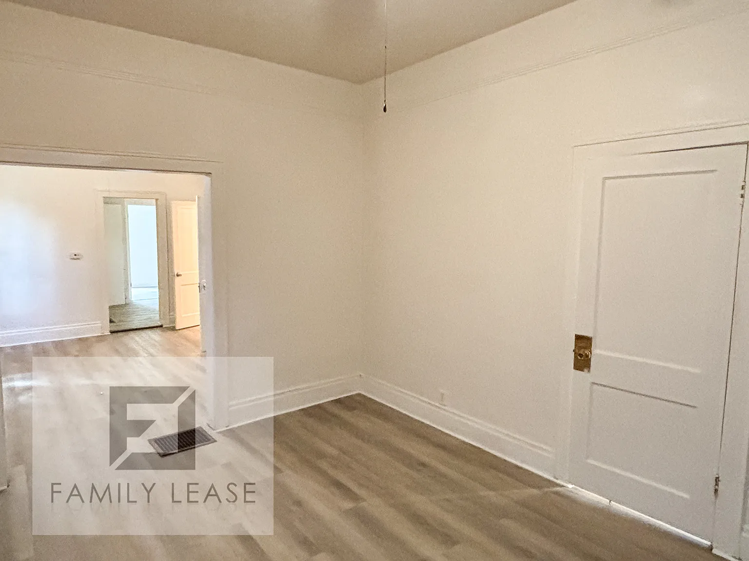 2 bed, 924 sqft, $995 — Photo 3