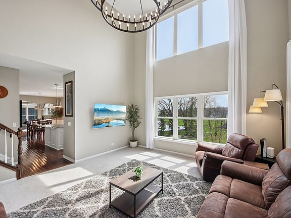 3rd image of 1138 Ridgewood Cir
