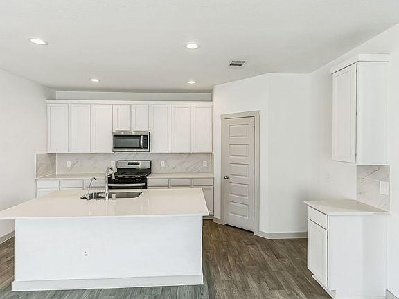 4th image of 14415 Sweetwater Dr