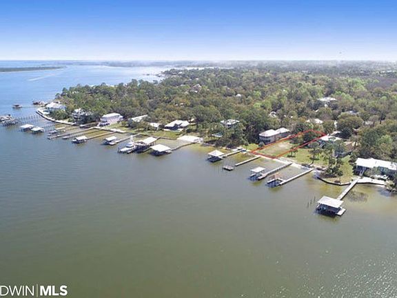 3rd image of 5265 Bay Dr
