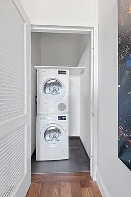 Rented by SERHANT. | media 8