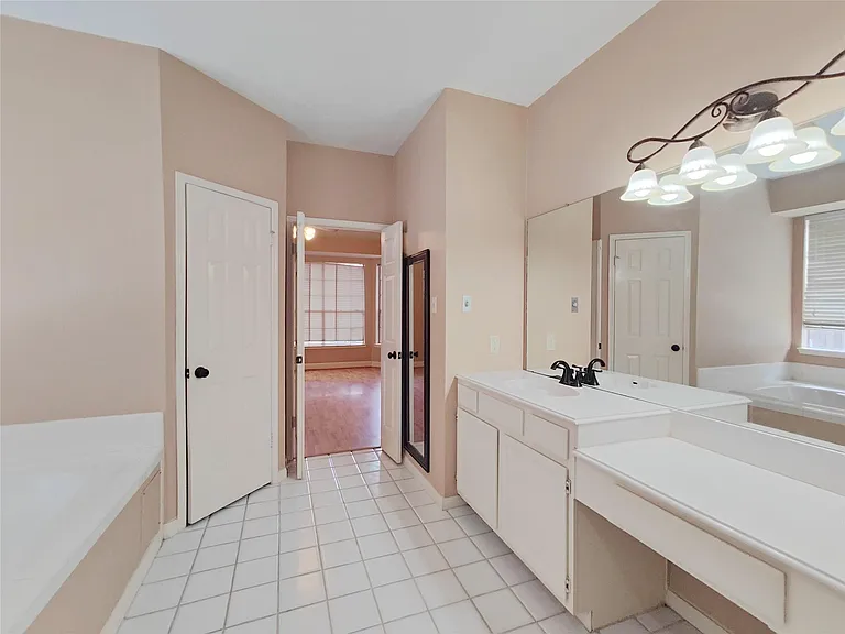 5019 Greenriver Valley Dr — Photo 12