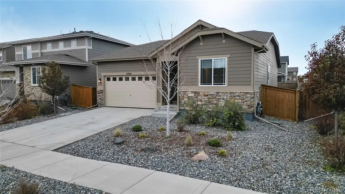 Building Photo - 25522 E Bayaud Pl