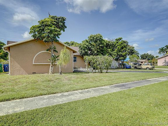 3rd image of 8360 NW 47th Ct
