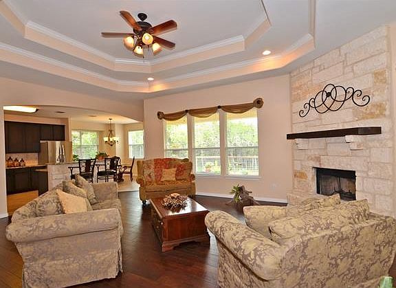 4th image of 8 Dogwood Dr