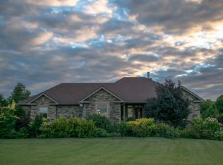 1899 Nature Ct, Winterset, IA 50273