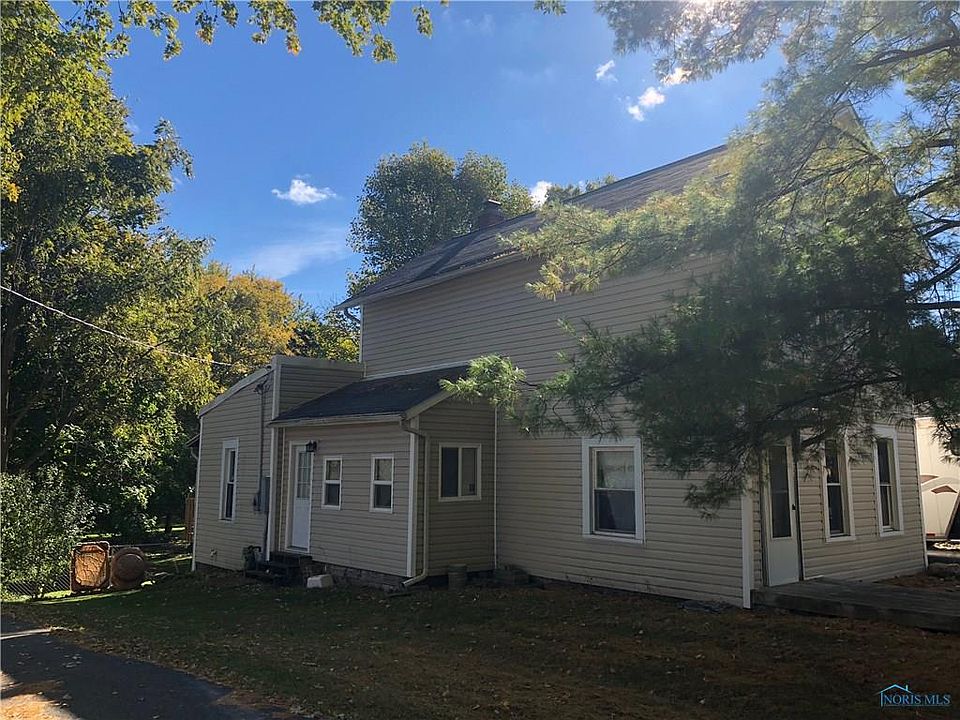 1st image of 425 Water St