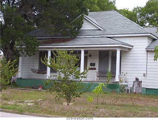 2nd image of 216 N Judson St