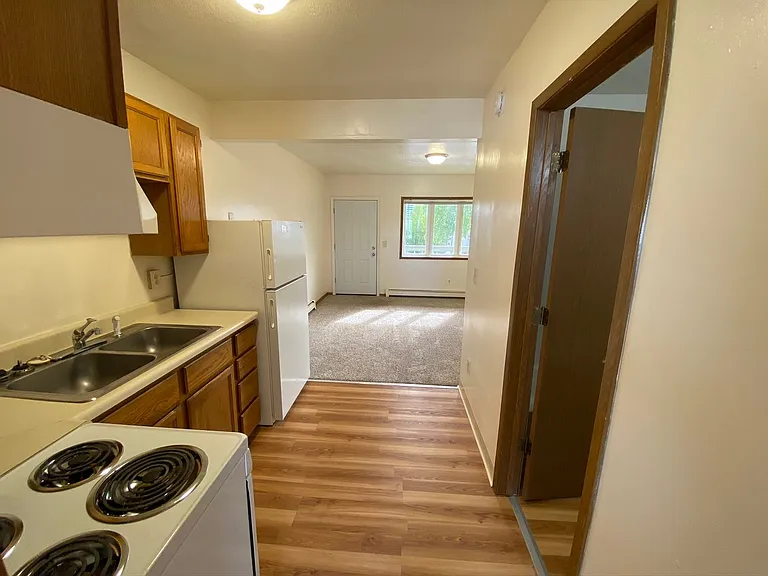 2504 Eide St — Photo 12