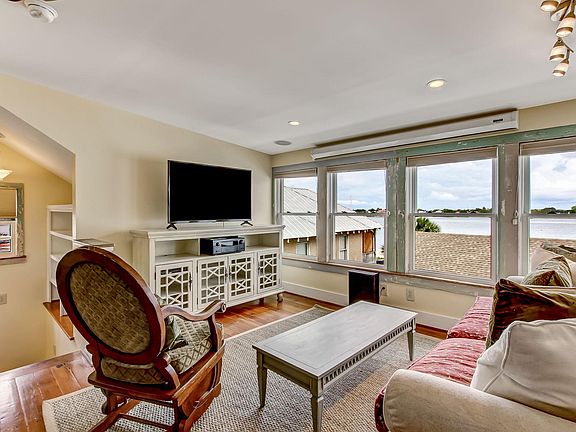 3rd image of 63 Marine St