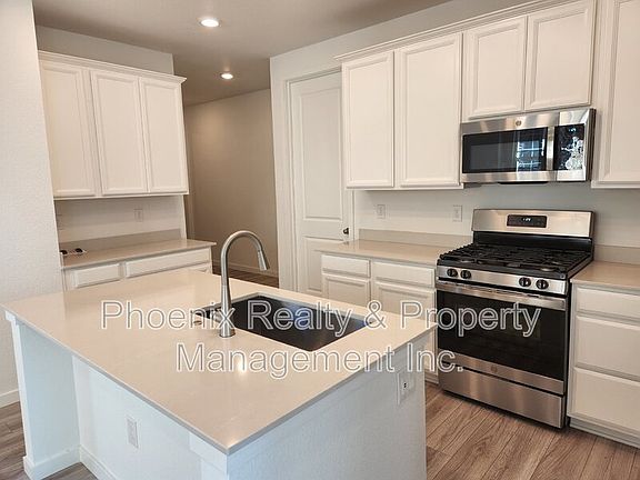 5th image of 630 Greenville Aly