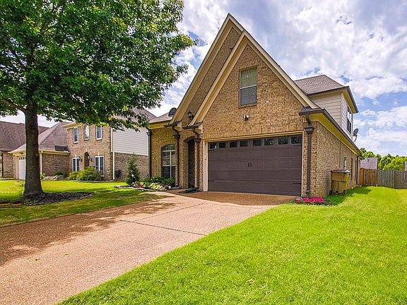 3rd image of 1413 Sawmill Creek Ln
