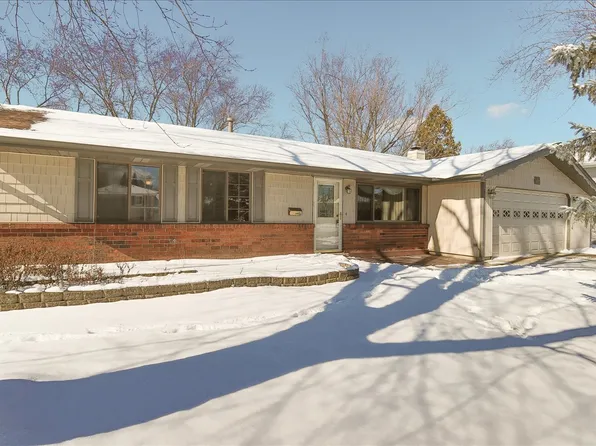 416 Courtland Ct, Schaumburg, IL 60193