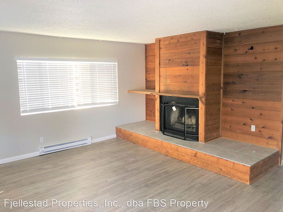 1st image of 846 Law St