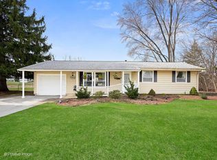 350 Shawnee Dr, Carol Stream, IL