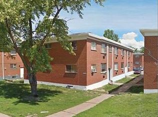 807 Courtois, Saint Louis, MO 63111