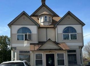 214 W Ridge St, Ishpeming, MI 49849