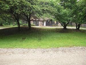 2nd image of 400 Thorn Valley Ln