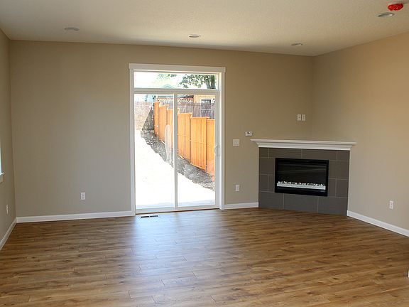 5th image of 14336 SE Lee Ave