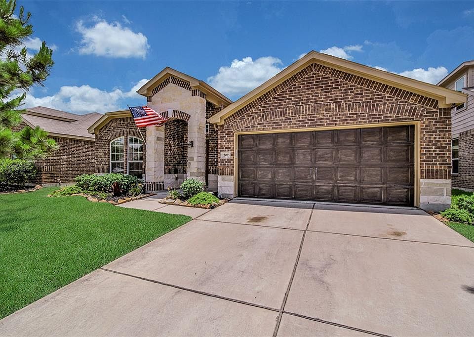 1st image of 12035 Rockridge Falls Dr