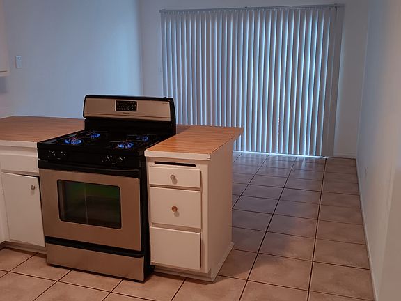 4th image of 212 Craig Ct #C