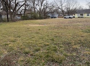 820 W 9th St, Bonham, TX 75418