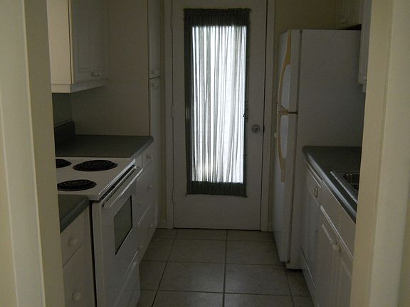 5th image of 612 Guild Dr APT 17