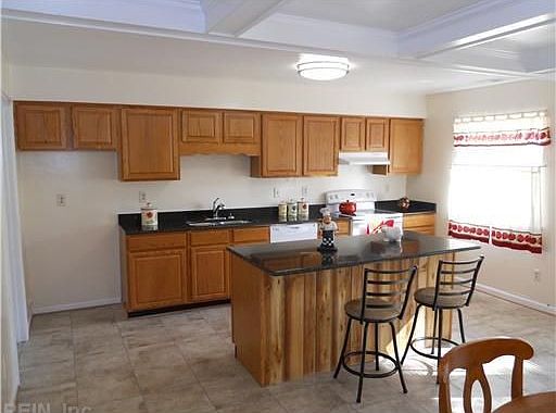 2nd image of 402 Indian Summer Ln