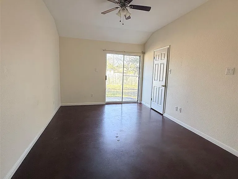 8621 Talyne Chaise Cir #B — Photo 15