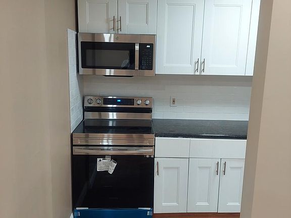 4th image of 633 E 59th St Floor 1